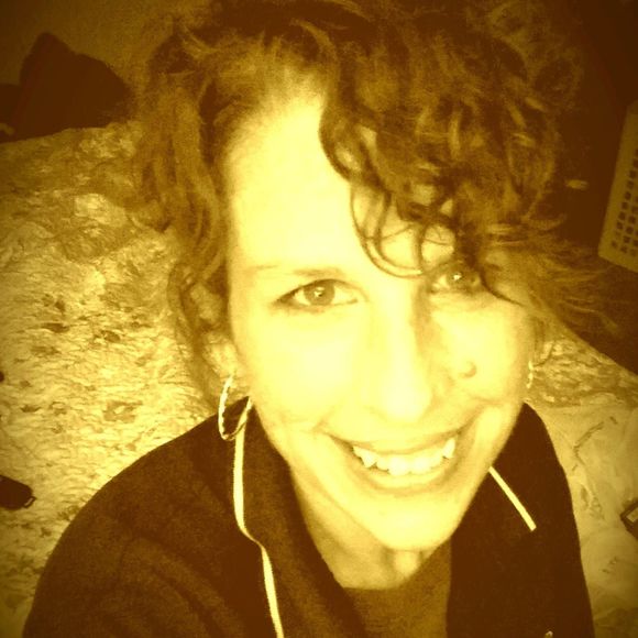 Meet your Posher, Olivia - Picture 1 of 1